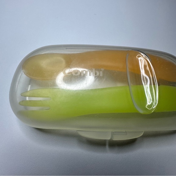 Combi Baby Utensil Set with Case - Picture 2 of 4